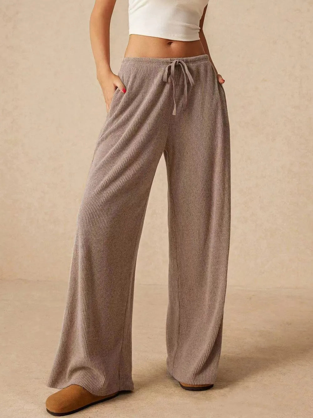 Pantalón de Pata Ancha de Canelé con Cordón y Bolsillos – Mujer