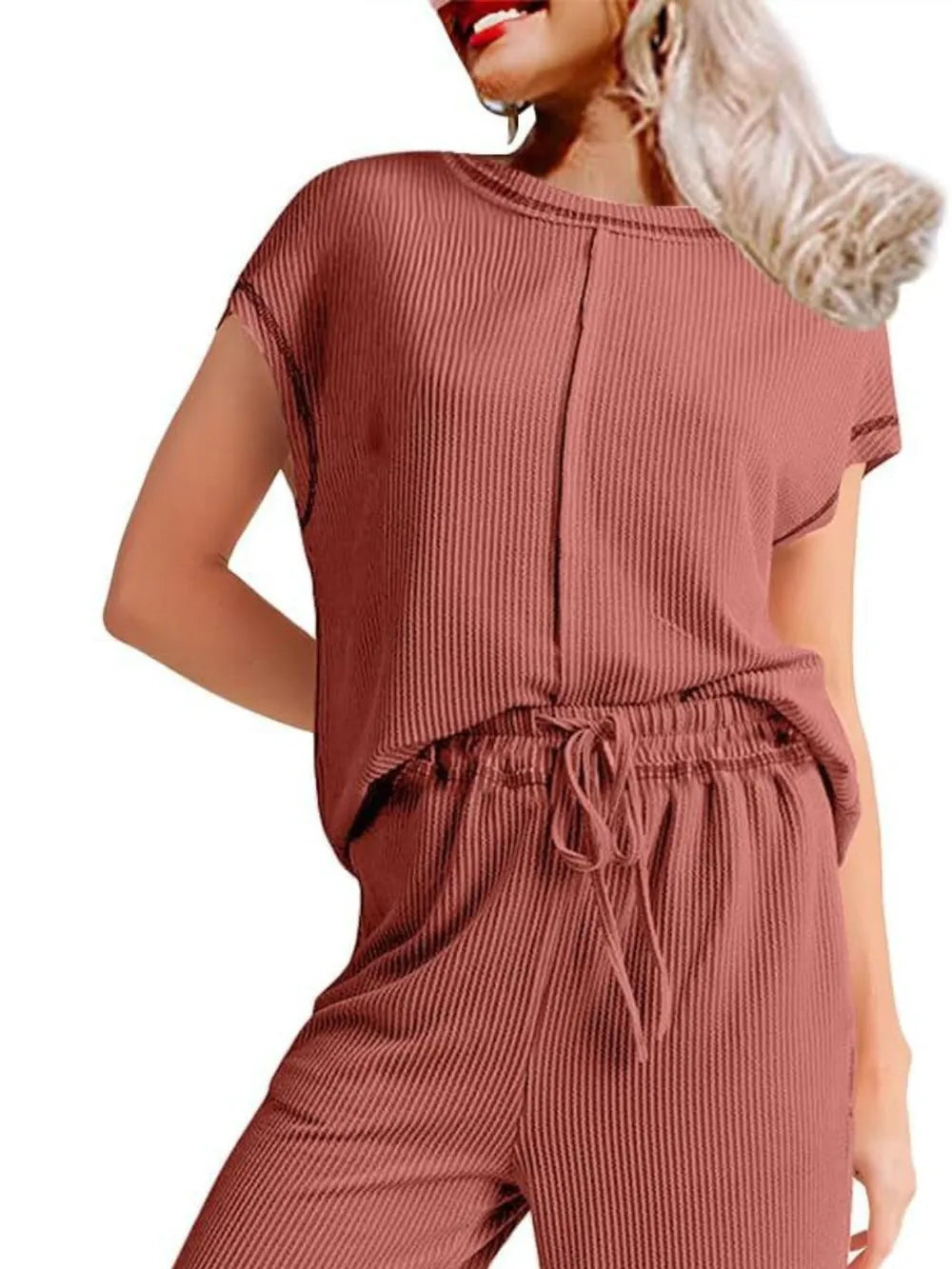 Conjunto de Punto Canelé con Costuras Vistas – Top y Pantalón Mujer