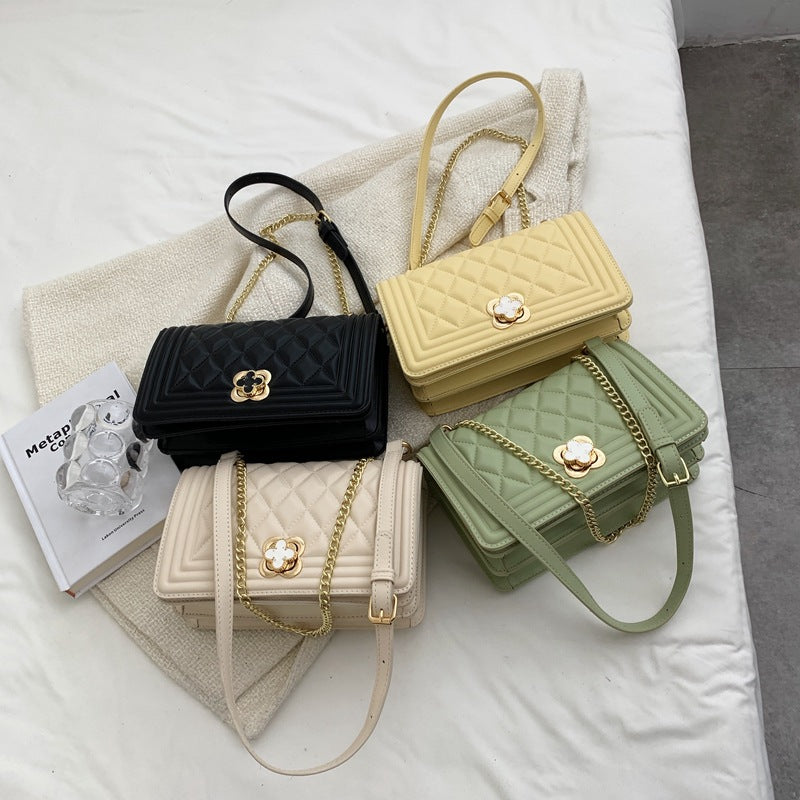 Bolso de Cadena Acolchado con Rombo y Cierre de Candado – Mujer