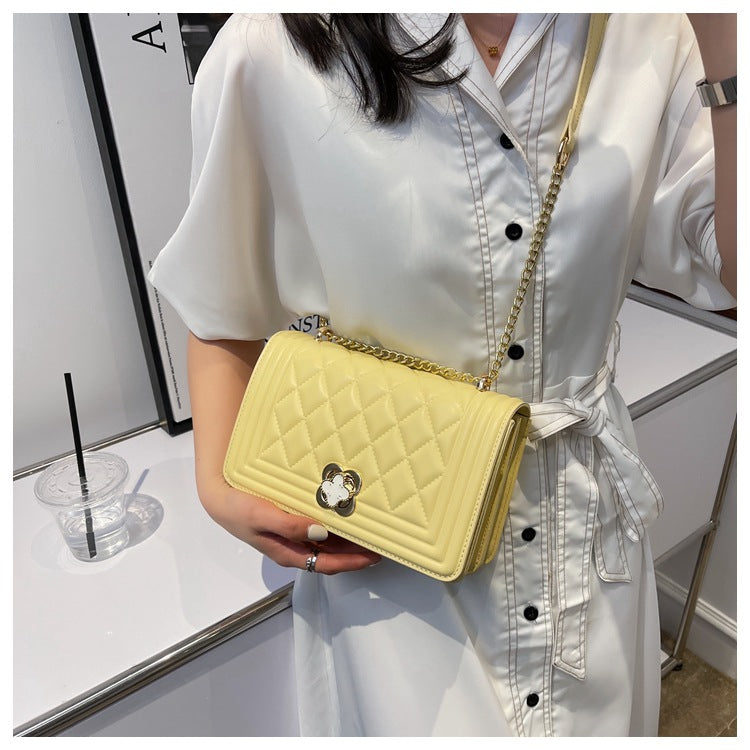 Bolso de Cadena Acolchado con Rombo y Cierre de Candado – Mujer