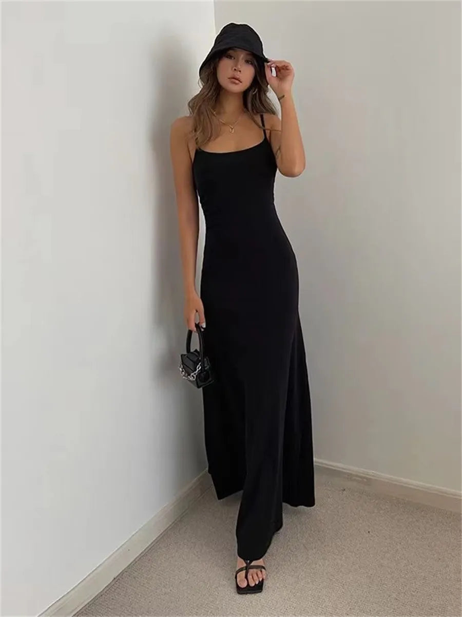 Vestido Bodycon Ceñido sin Mangas — Abertura Lateral y Tirantes Finos