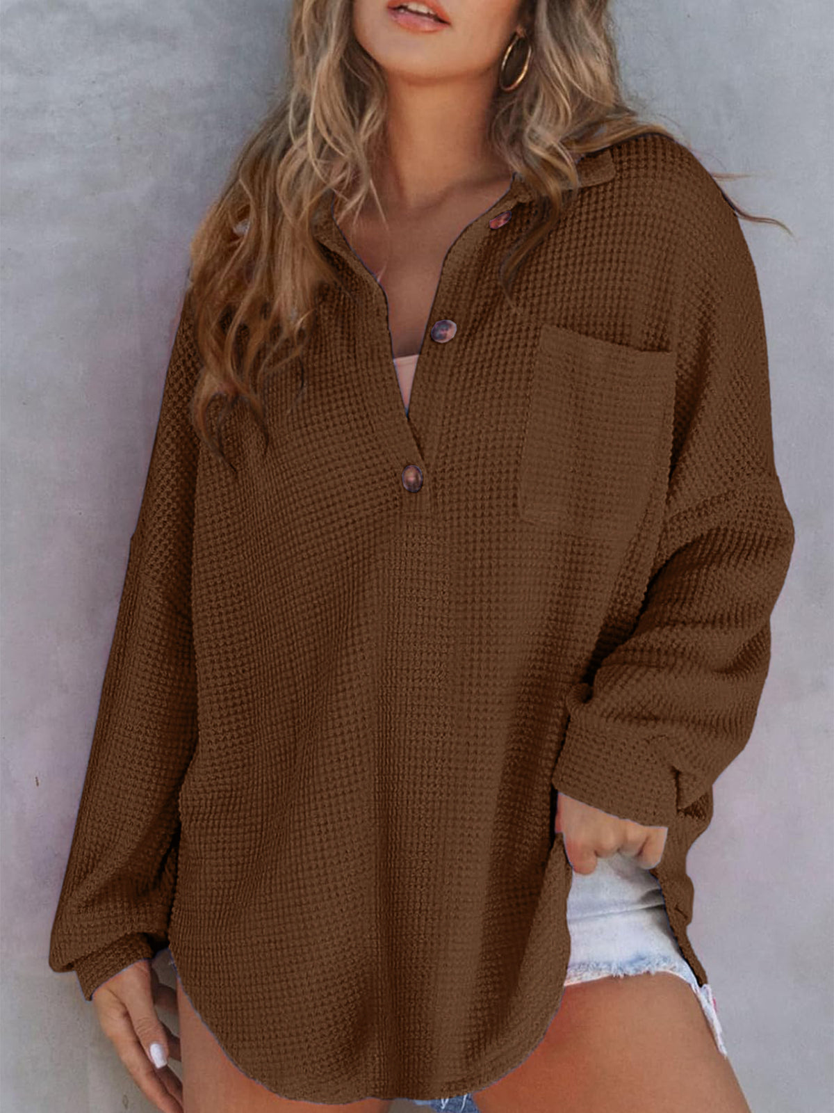 Top de Punto Waffle con Cuello Vuelto y Cinturilla – Mujer