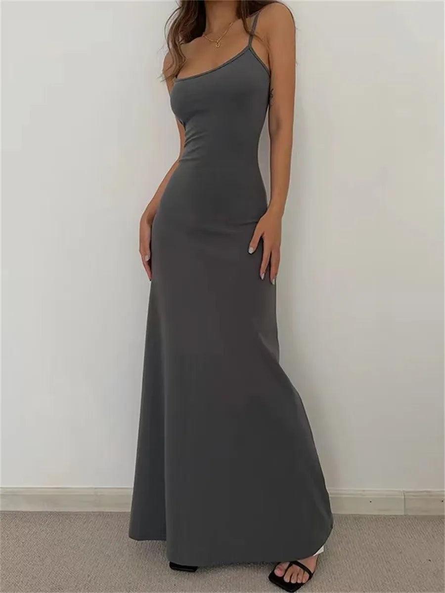 Vestido Bodycon Ceñido sin Mangas — Abertura Lateral y Tirantes Finos