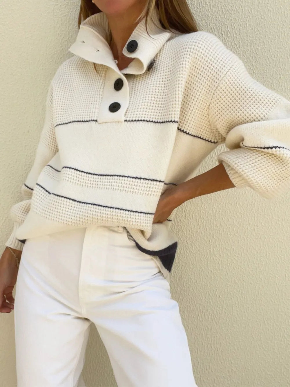 Jersey de Punto Waffle con Botones en el Cuello – Mujer