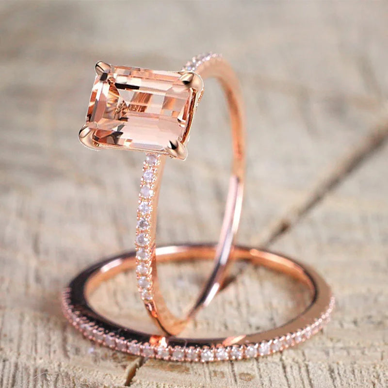 Set de 2 Anillos Bañados en Oro Rosa con Circonita Blanca – Boda y Compromiso